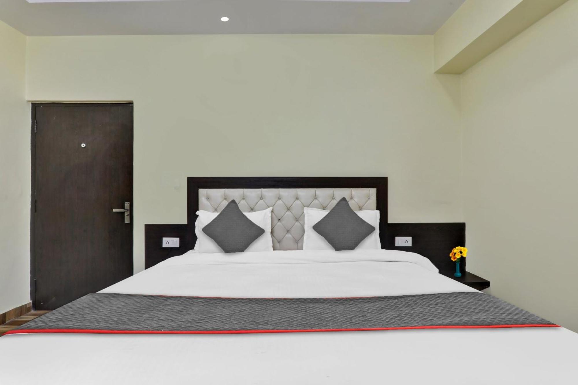 Collection O Starfield Hotel Lucknow Exterior foto