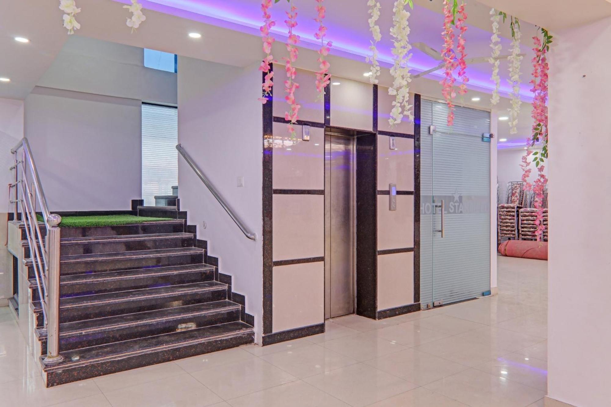 Collection O Starfield Hotel Lucknow Exterior foto